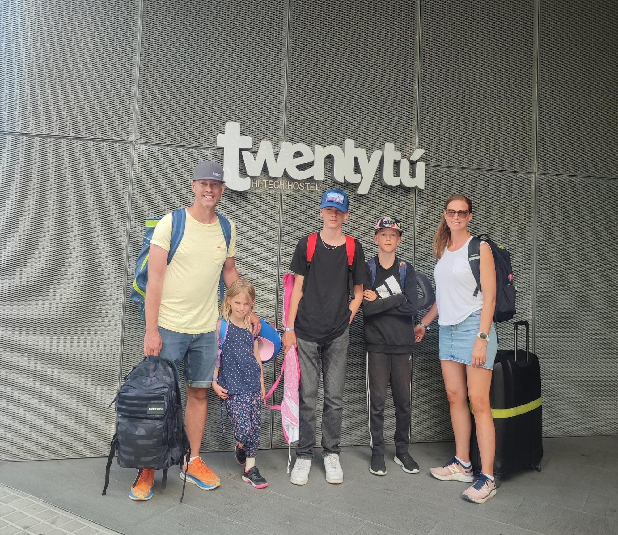 Twentytu Albergue *